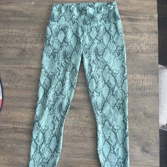 Fabletics - Picture 1 of 4